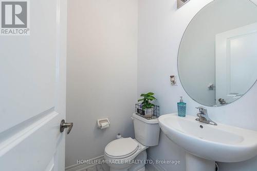 17 Bachelor Street, Brampton, ON - Indoor Photo Showing Bathroom