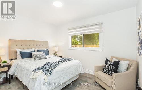 7021 Whitman Avenue, Niagara Falls, ON - Indoor Photo Showing Bedroom