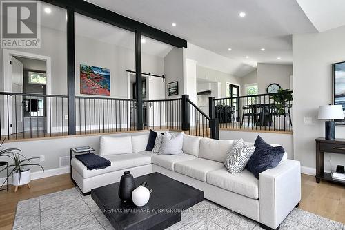 125 Mountain Road, Meaford, ON - Indoor Photo Showing Living Room