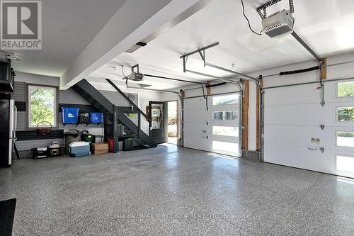 125 Mountain Road, Meaford, ON - Indoor Photo Showing Garage