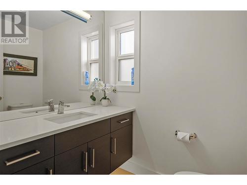 2472 Harmon Road, West Kelowna, BC - Indoor Photo Showing Bathroom