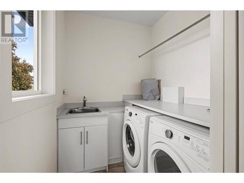 2472 Harmon Road, West Kelowna, BC - Indoor Photo Showing Laundry Room