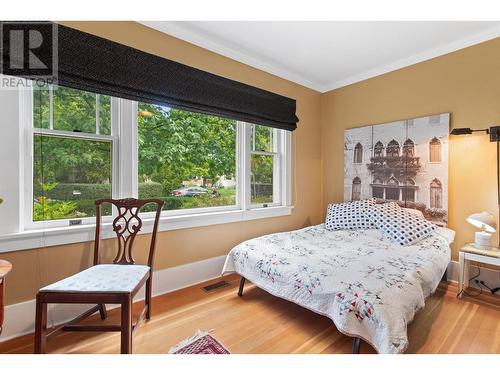 1812 Marshall Street, Kelowna, BC - Indoor Photo Showing Bedroom
