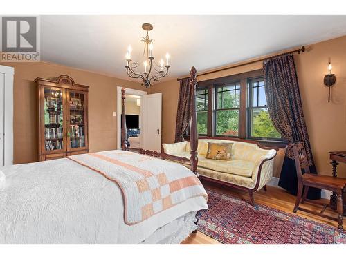 1812 Marshall Street, Kelowna, BC - Indoor Photo Showing Bedroom