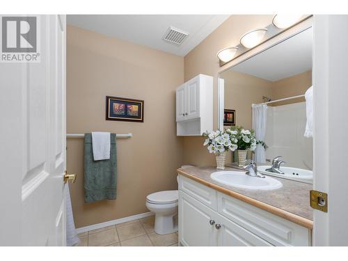 3425 East Boundary Road Unit# 15, West Kelowna, BC - Indoor Photo Showing Bathroom