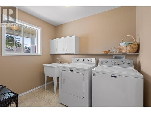 3425 East Boundary Road Unit# 15, West Kelowna, BC - Indoor Photo Showing Laundry Room