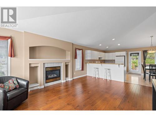 3425 East Boundary Road Unit# 15, West Kelowna, BC - Indoor Photo Showing Living Room With Fireplace