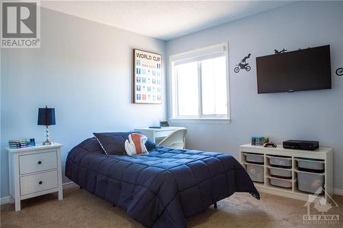 927 Como Crescent, Orleans, ON - Indoor Photo Showing Bedroom