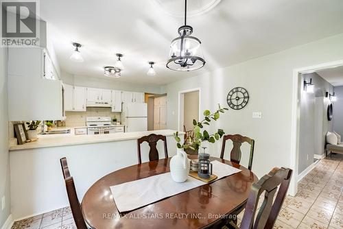 15 Don Court, Kawartha Lakes, ON - Indoor Photo Showing Dining Room