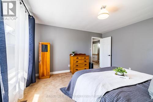 15 Don Court, Kawartha Lakes, ON - Indoor Photo Showing Bedroom