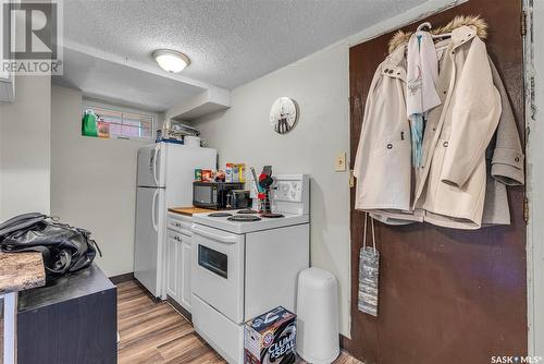 1-6 931 7Th Avenue N, Saskatoon, SK - Indoor Photo Showing Kitchen