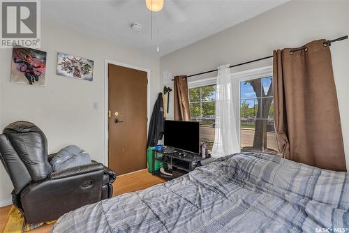 1-6 931 7Th Avenue N, Saskatoon, SK - Indoor Photo Showing Bedroom