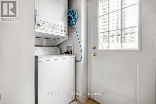 504 - 3 Everson Drive, Toronto, ON - Indoor Photo Showing Laundry Room