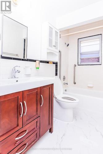 20 Kitson Drive, Toronto, ON -  Photo Showing Bathroom
