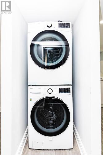 20 Kitson Drive, Toronto, ON - Indoor Photo Showing Laundry Room