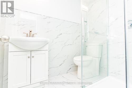 20 Kitson Drive, Toronto, ON - Indoor Photo Showing Bathroom