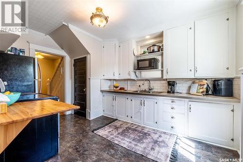 457 Ominica Street W, Moose Jaw, SK - Indoor Photo Showing Kitchen