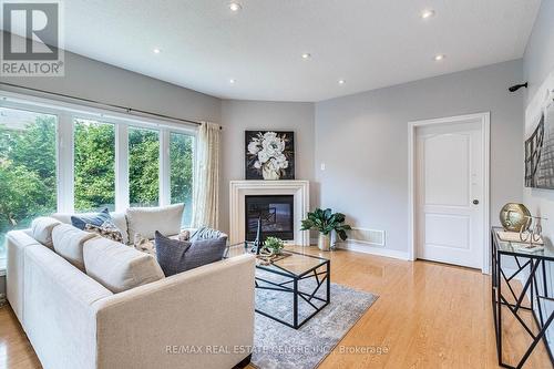 121 Stonechurch Crescent, Markham, ON - Indoor Photo Showing Living Room With Fireplace