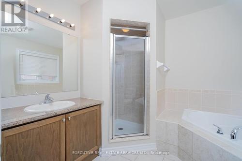 43 Sky Harbour Drive, Brampton, ON - Indoor Photo Showing Bathroom