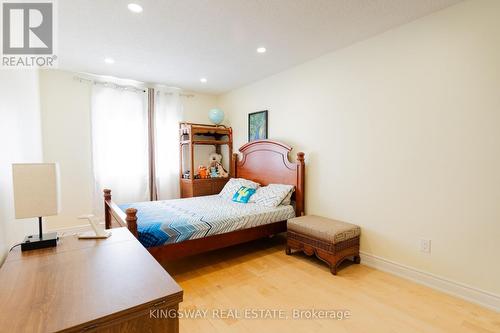 6793 Segovia Road, Mississauga, ON - Indoor Photo Showing Bedroom