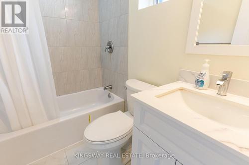 6793 Segovia Road, Mississauga, ON - Indoor Photo Showing Bathroom