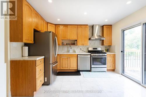 6793 Segovia Road, Mississauga, ON - Indoor Photo Showing Kitchen