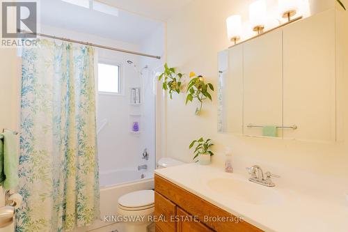 6793 Segovia Road, Mississauga, ON - Indoor Photo Showing Bathroom