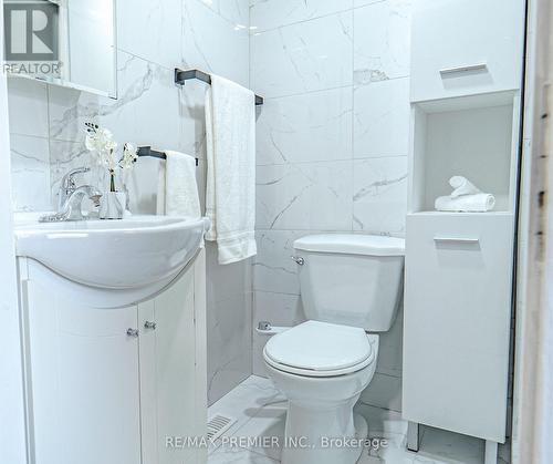75 Langden Avenue, Toronto, ON - Indoor Photo Showing Bathroom
