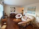 740 Cawston Avenue, Kelowna, BC  - Indoor Photo Showing Living Room 