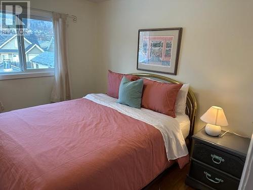 740 Cawston Avenue, Kelowna, BC - Indoor Photo Showing Bedroom