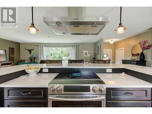 3117 Shannon Place, West Kelowna, BC - Indoor Photo Showing Kitchen