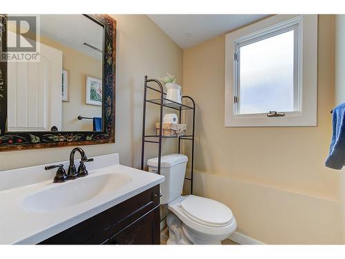 3117 Shannon Place, West Kelowna, BC - Indoor Photo Showing Bathroom