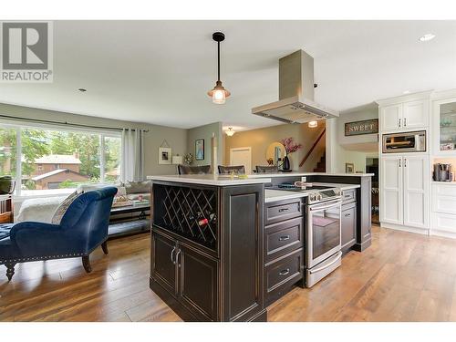 3117 Shannon Place, West Kelowna, BC - Indoor Photo Showing Kitchen