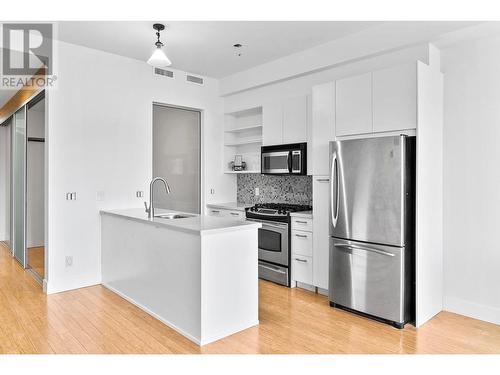 1289 Ellis Street Unit# 211, Kelowna, BC - Indoor Photo Showing Kitchen