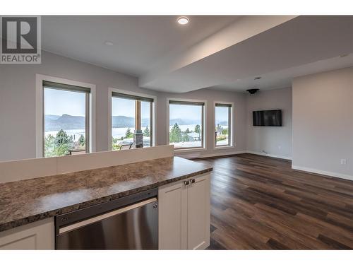 2670 Winifred Road, Naramata, BC - Indoor Photo Showing Kitchen