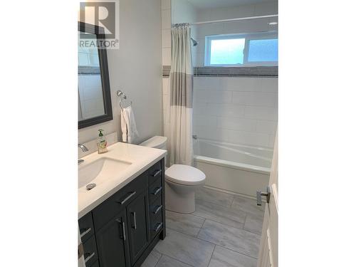 6924 Squilax Anglemont Road Unit# 6, Magna Bay, BC - Indoor Photo Showing Bathroom