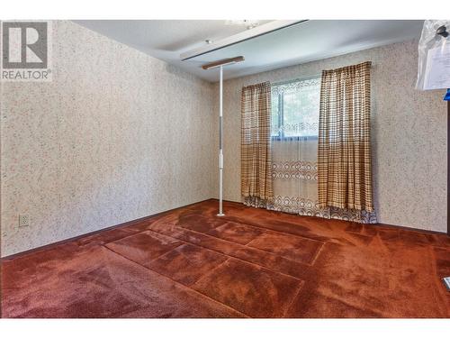 3598 South Main Street, Penticton, BC - Indoor Photo Showing Other Room