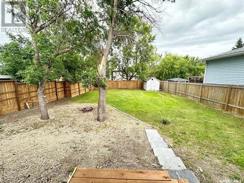 327 4Th Avenue S, Weyburn, SK - Outdoor With Backyard