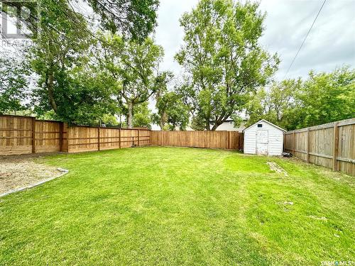 327 4Th Avenue S, Weyburn, SK - Outdoor With Backyard