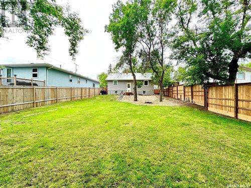 327 4Th Avenue S, Weyburn, SK - Outdoor With Backyard