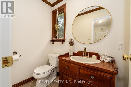 1170 Centre Street, Pelham, ON - Indoor Photo Showing Bathroom