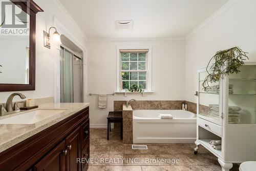 1170 Centre Street, Pelham, ON - Indoor Photo Showing Bathroom