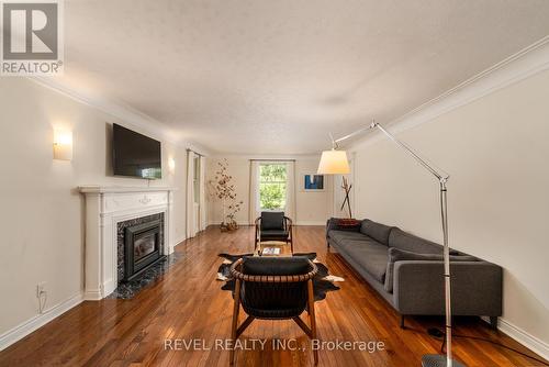 1170 Centre Street, Pelham, ON - Indoor Photo Showing Living Room With Fireplace