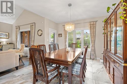 8943 Black Forest Crescent, Niagara Falls, ON - Indoor Photo Showing Dining Room