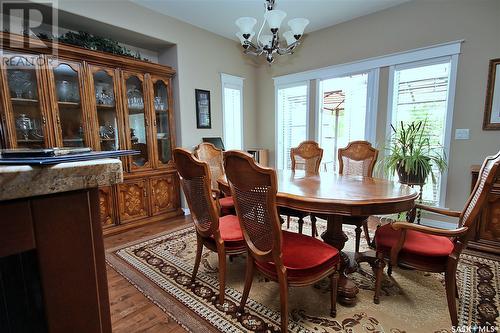 806 Bellmont Crescent, Saskatoon, SK - Indoor Photo Showing Dining Room