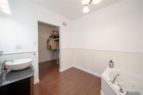 40093 Road 34N Road, La Broquerie, MB - Indoor Photo Showing Bathroom