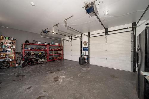 40093 Road 34N Road, La Broquerie, MB - Indoor Photo Showing Garage