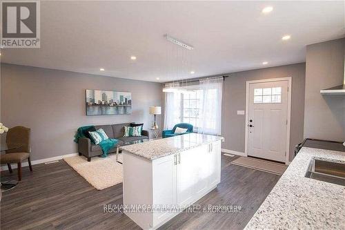 31 Lampman Crescent, Thorold, ON - Indoor Photo Showing Kitchen