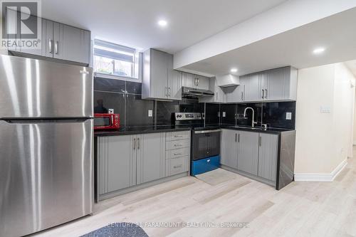 27 Puffin Crescent, Brampton, ON - Indoor Photo Showing Kitchen