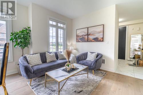 27 Puffin Crescent, Brampton, ON - Indoor Photo Showing Living Room